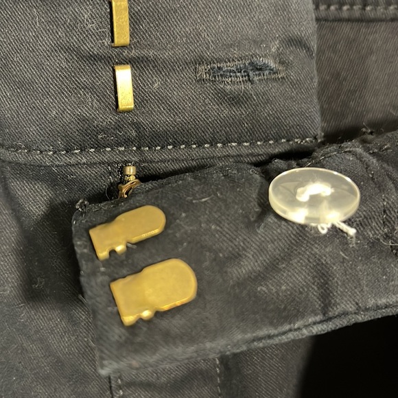 Old Navy Pixie Pant Size 4 - Picture 3 of 3